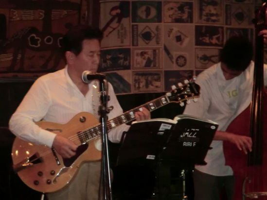 山崎邸ジャズライブ。_e0119092_1022656.jpg