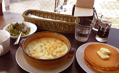 代官山 「パンケーキカフェ　クローバーズ」_b0114515_22495145.gif