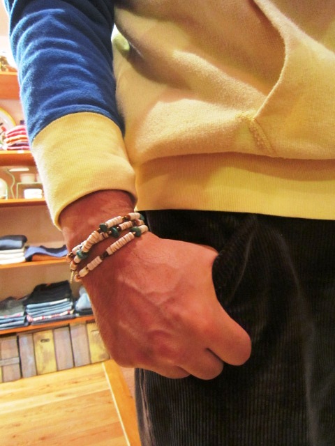 melple \"WHITE SHELL 3連ブレスレット\" ご紹介_f0191324_9434384.jpg