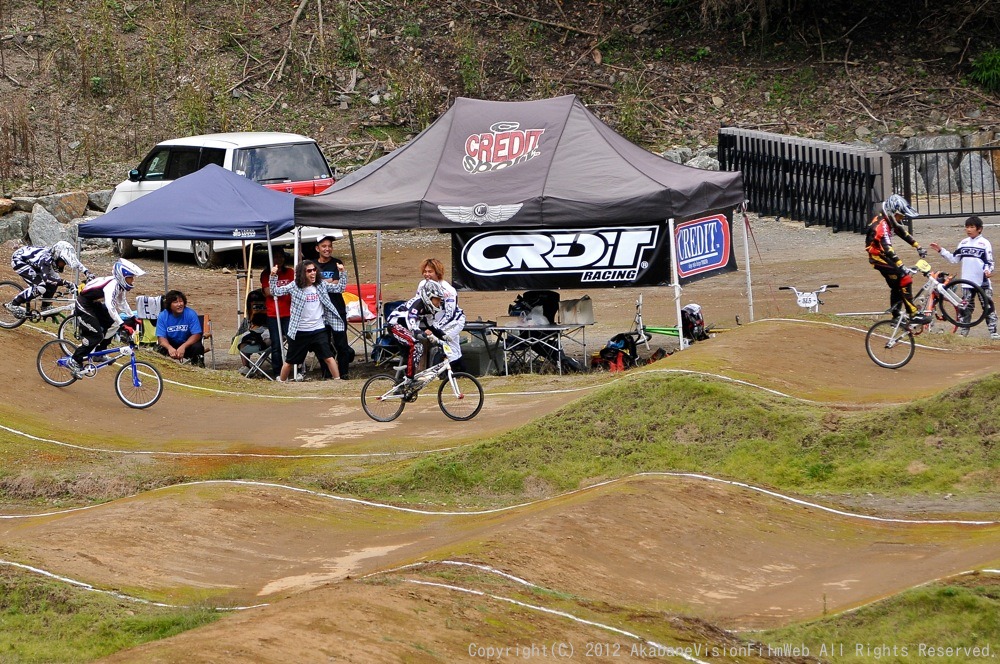 ２０１２JBMXFシリーズ第６戦秩父大会VOL11：ボーイズ１１−１２才決勝　動画あり_b0065730_7125841.jpg