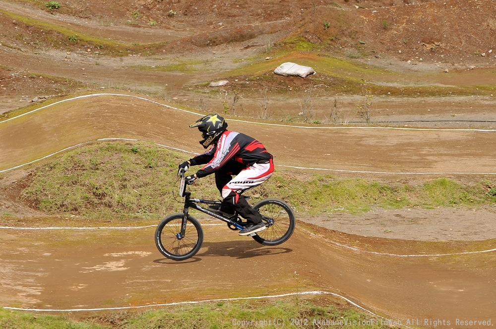 ２０１２JBMXFシリーズ第６戦秩父大会VOL14：メン１７才以上決勝　動画あり_b0065730_9505284.jpg