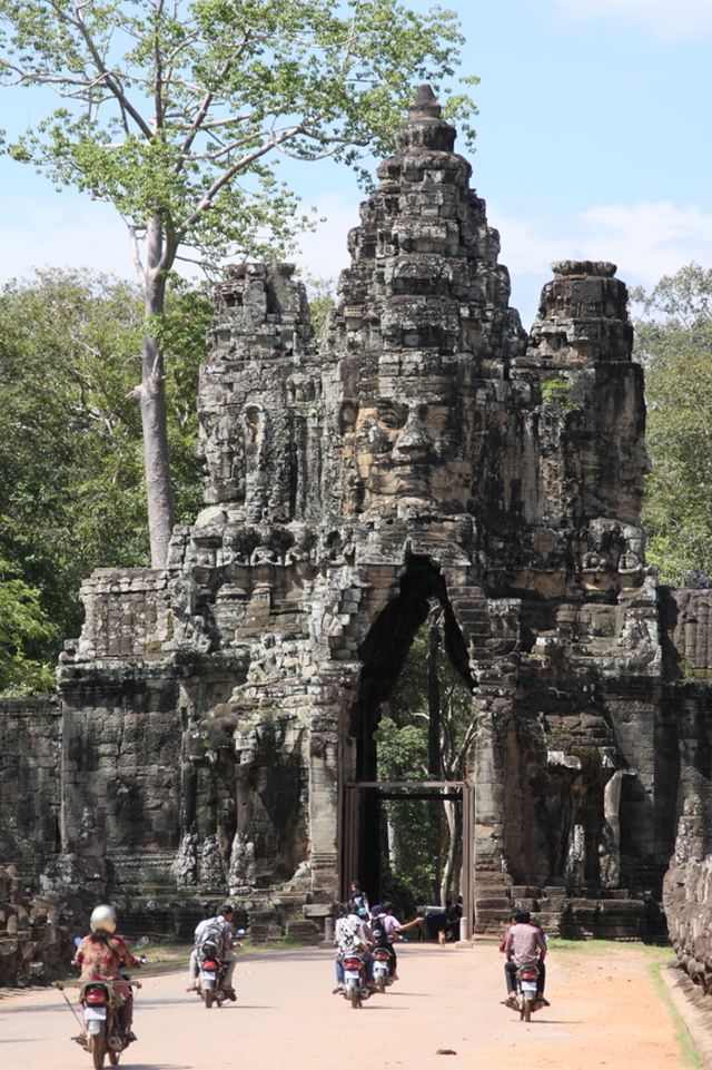 カンボジア旅行②・・・・・・・白髭_d0138130_10282042.jpg