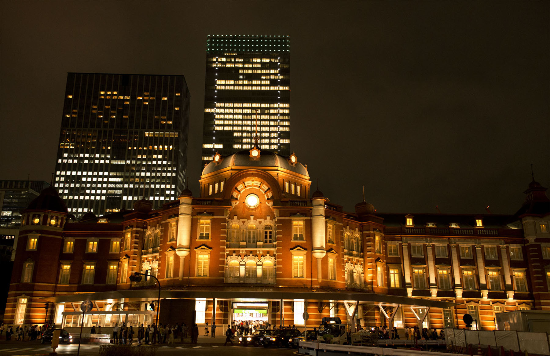  夜の東京駅_f0103459_11135143.jpg