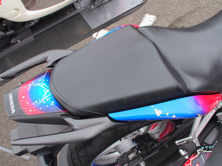 HONDA CBR250R OVA「わんおふ -one off- 」コラボカラー : 風と