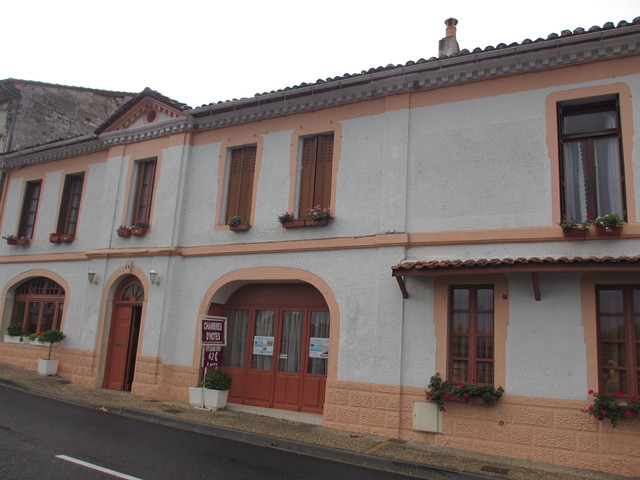 Saint-Jean-de-Blaignac のクラッシックな宿(9/24)_c0212604_23343497.jpg