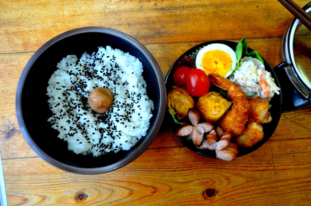 エビフライとかぼちゃコロッケ弁当~♪。&今日のお菓子教室_b0087822_822023.jpg