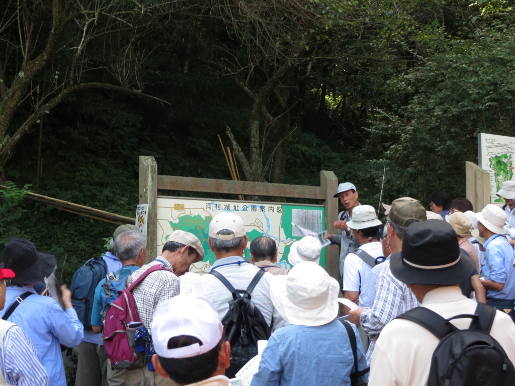 歴史（川崎学）　戦国時代の城郭跡（河村城、山中城、小田原城の見学）_e0211937_10112399.jpg