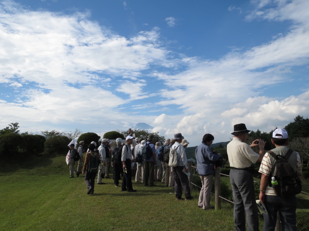 歴史（川崎学）　戦国時代の城郭跡（河村城、山中城、小田原城の見学）_e0211937_10122050.jpg