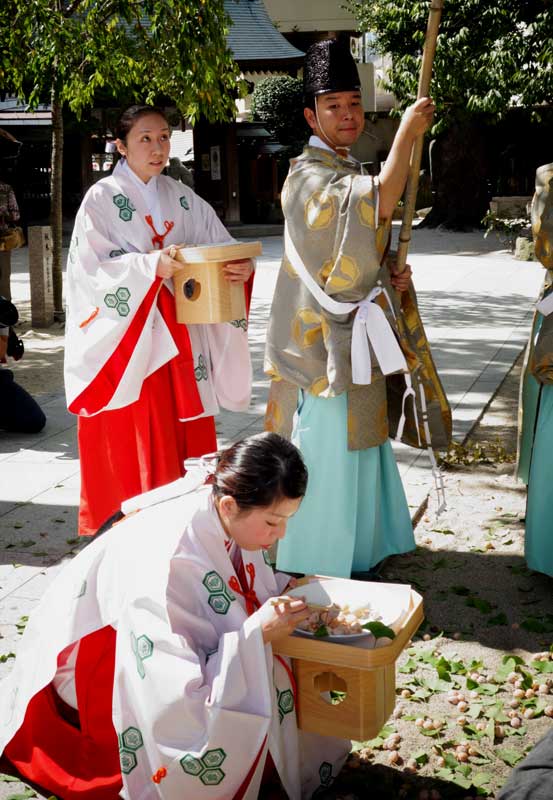 神代より　女性の支配で　始まりか_c0210054_1311277.jpg