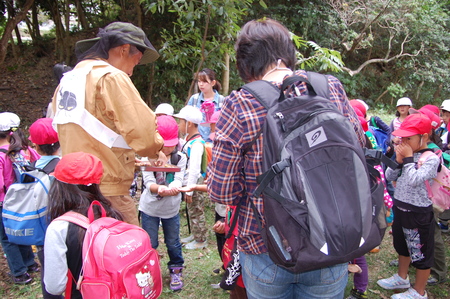 鳴滝小学校2年生遠足サポート in せんなん里海公園うみべの森_c0108460_1738963.jpg