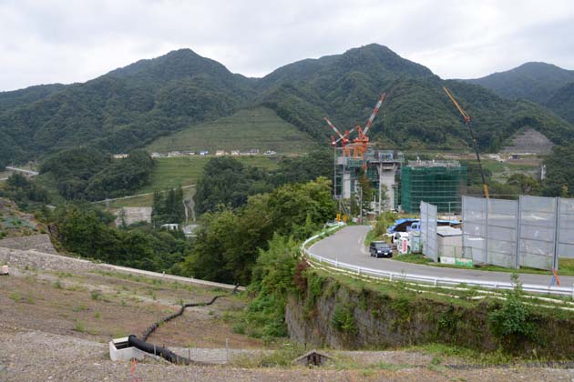 復興予算で沖縄と北海道の道路工事。民主党政権崩壊は官僚のクーデター~懐かしい八ッ場ダム訪問_e0171573_23543937.jpg