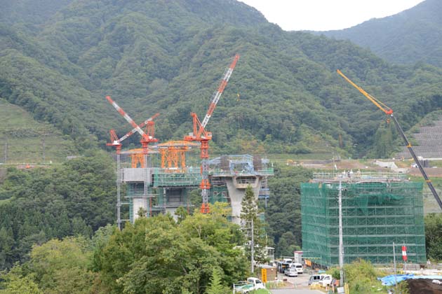復興予算で沖縄と北海道の道路工事。民主党政権崩壊は官僚のクーデター~懐かしい八ッ場ダム訪問_e0171573_23551290.jpg