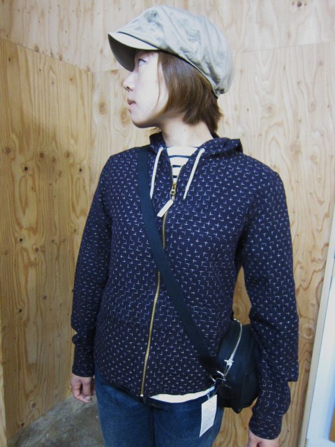 秋に相応しい1枚・・・「絣」ZIP PARKA JACKET 。。。By SUNNY SPORTS_d0152280_11331321.jpg
