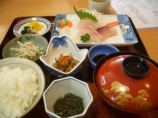 漁港の小さな食堂_f0167400_21132610.jpg