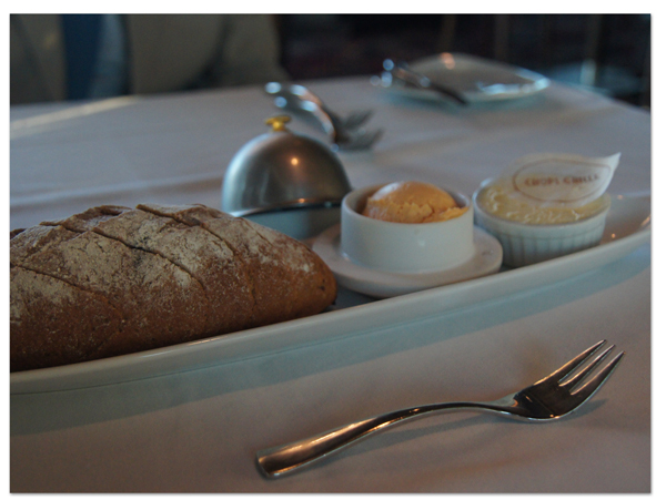 エーゲ海・アドリア海クルーズ(15)　カバーチャージレストラン「CHOPS GRILL」_d0210324_2041386.jpg