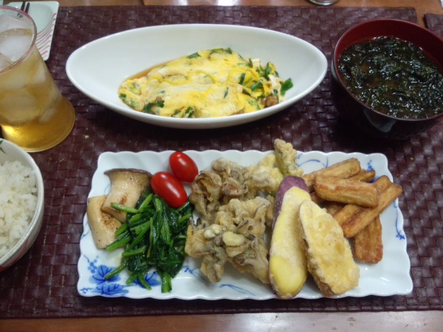 献立 ゴボウの唐揚げ 野菜天ぷら ほうれん草とエリンギのバターソテー ニラ入り納豆オムレツ Kajuの 今日のお料理 簡単レシピ
