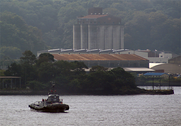 20121002 自衛隊観艦式目前の東京湾にて（当日入港詳細前編）_e0150566_6264580.jpg