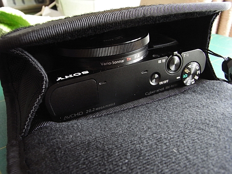 Rx100用のカメラケース Trek Books Rock N Roll