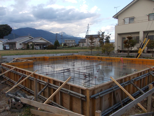 三田の家基礎工事進行中_c0218716_825471.jpg