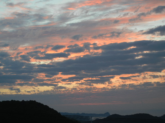 ’12,10,6(土)朝の強制目覚まし時計!_f0060461_11254433.jpg