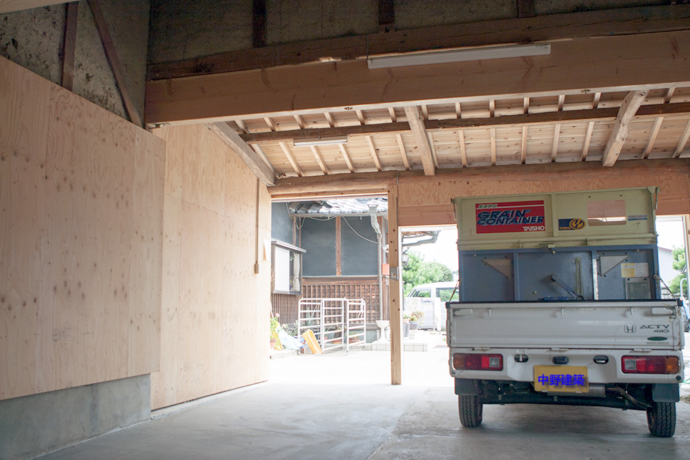 大型納屋の雨漏り対策と補強 〜その4〜_a0163962_7371663.jpg