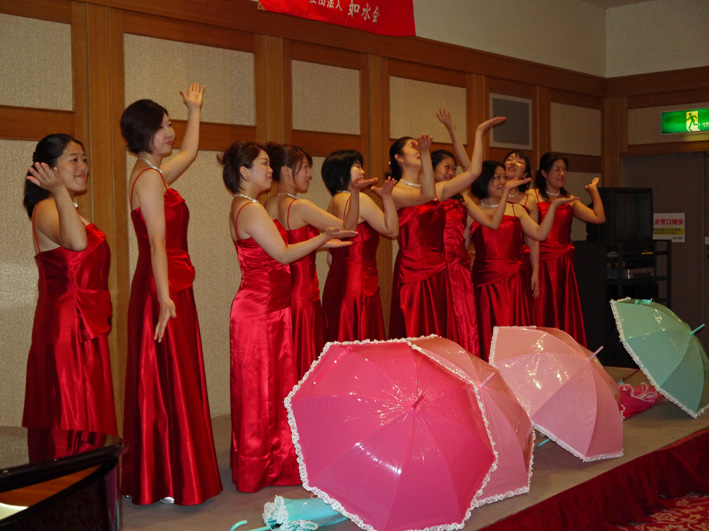 「クール百音」写真特集、美しく華やかに（9・30鎌倉芸術館）_c0014967_18452390.jpg