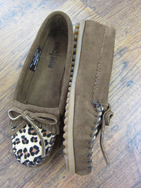 minnetonka レオパードモカシン　入荷★_e0076692_2051021.jpg