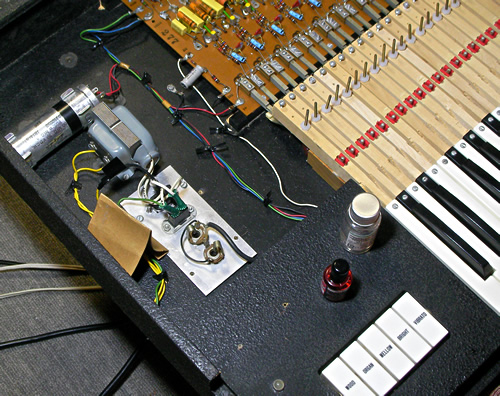 RMI Lark Combo Organ メンテナンス1_e0045459_9211814.jpg