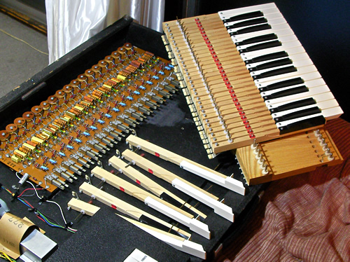 RMI Lark Combo Organ メンテナンス1_e0045459_930477.jpg