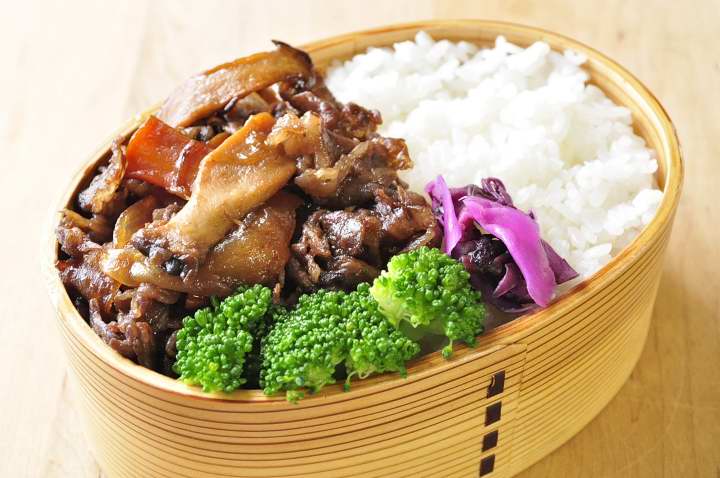 牛の甘辛煮弁当_b0171098_70260.jpg