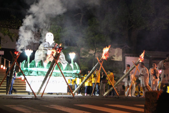 粟田神社 大祭2_e0048413_1945564.jpg