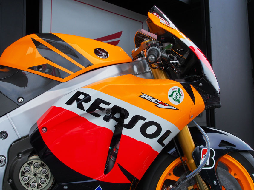 HONDA RC212V ~究極のフォーミュラマシン~ : 風とバイクと俺と。 HONDA RC212V ~究極のフォーミュラマシン~ : 風とバイクと俺と。