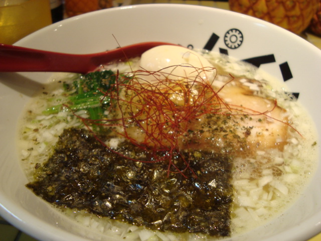 西荻窪「パインラーメン パパパパパイン」へ行く。_f0232060_17483582.jpg