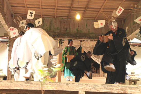 日吉神社 矢代田楽_e0048413_2116958.jpg