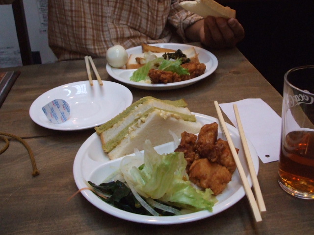 4泊五日の旅(その4)モーニング 名古屋城_f0019498_22482665.jpg