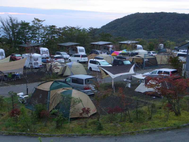 プレゼンター 実際に 外交官 キャンピカ 富士 ぐりんぱ テントサイト スティーブンソン ヒゲ 抵当