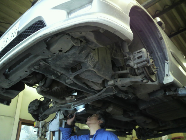 ☆車検入庫ありがとうございます!!(新川店)_c0161601_1648093.jpg