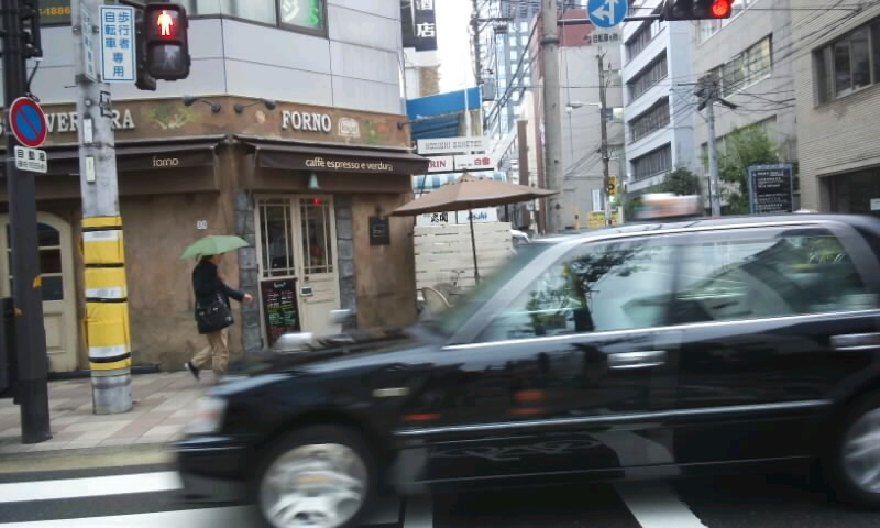 自然館から小雨模様の淡路町を西へ。_b0185359_1533387.jpg