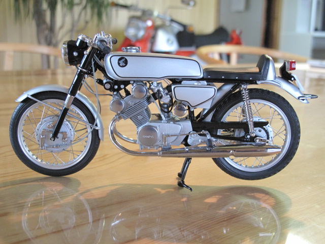 1/10 Honda CR93 Street 商品詳細 人気の「エブロ、ミニチャンプ