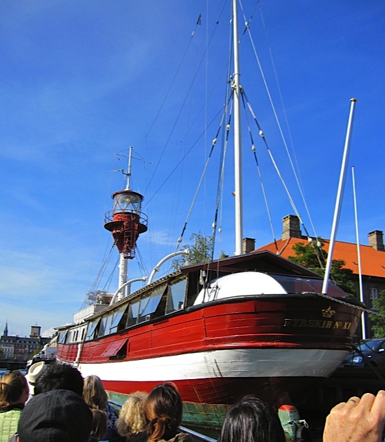 Light Ship_f0197215_15303643.jpg