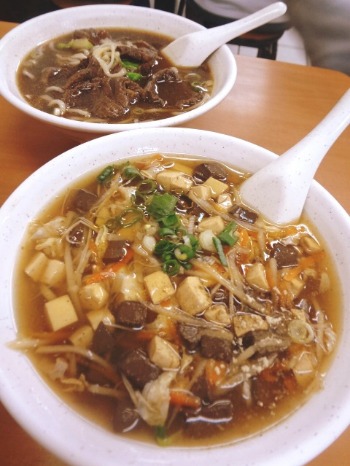 ピリ辛とろとろ牛肉麺　「老李牛肉麺」_b0127948_17434027.jpg