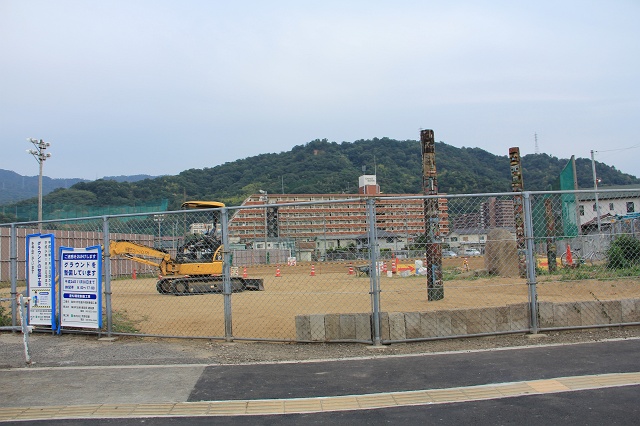 海田町営プール解体工事と、海田中学校西交差点～曙町_b0095061_12253042.jpg