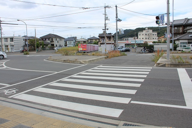 海田町営プール解体工事と、海田中学校西交差点～曙町_b0095061_12282210.jpg