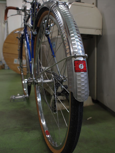 フォルテ:ツーリング車 のテールランプ : おもいでは自転車とともに