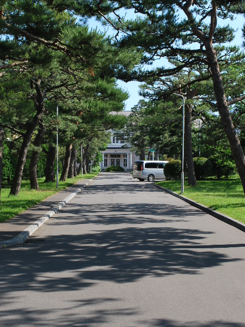 函館遺愛女子中学・高校学校本館・宣教師館(函館の建築再見)_f0142606_17192993.jpg