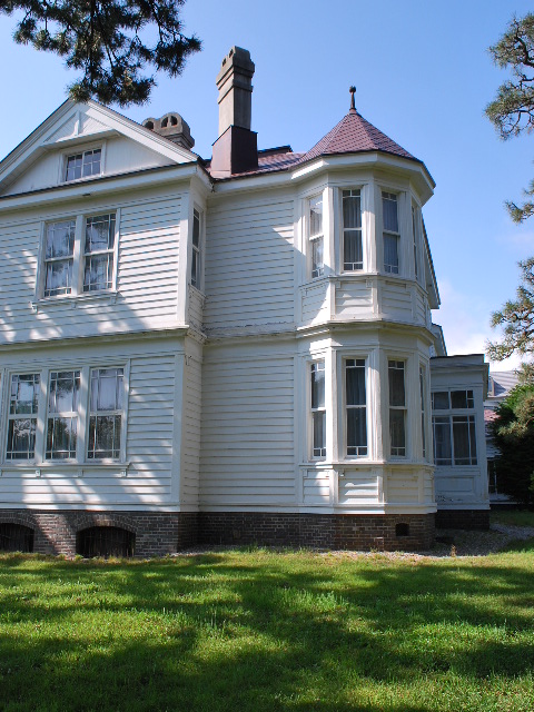 函館遺愛女子中学・高校学校本館・宣教師館(函館の建築再見)_f0142606_17232421.jpg