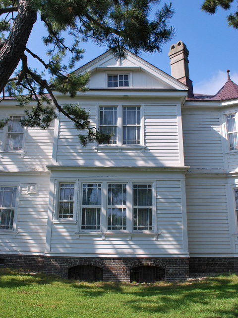 函館遺愛女子中学・高校学校本館・宣教師館(函館の建築再見)_f0142606_17234348.jpg