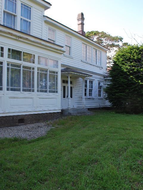 函館遺愛女子中学・高校学校本館・宣教師館(函館の建築再見)_f0142606_1728383.jpg