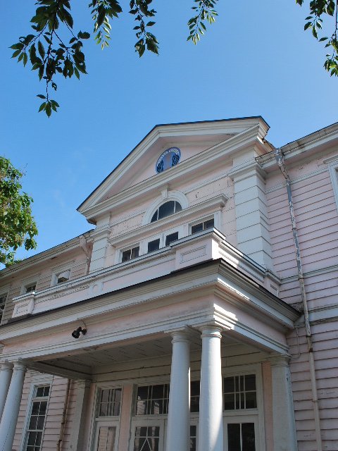 函館遺愛女子中学・高校学校本館・宣教師館(函館の建築再見)_f0142606_1762986.jpg