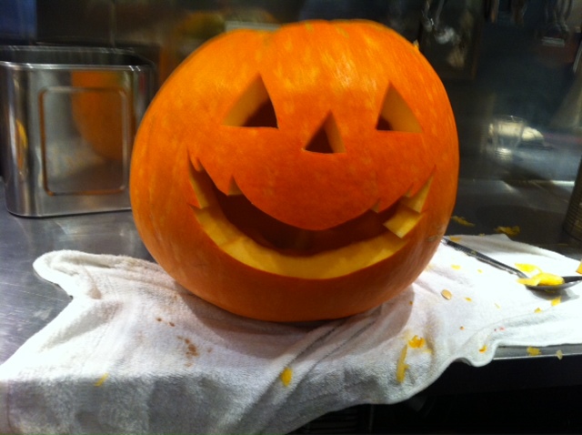 10月22日(月)のランチメニュー&ハロウィンカボチャ!!!_d0243849_2318143.jpg